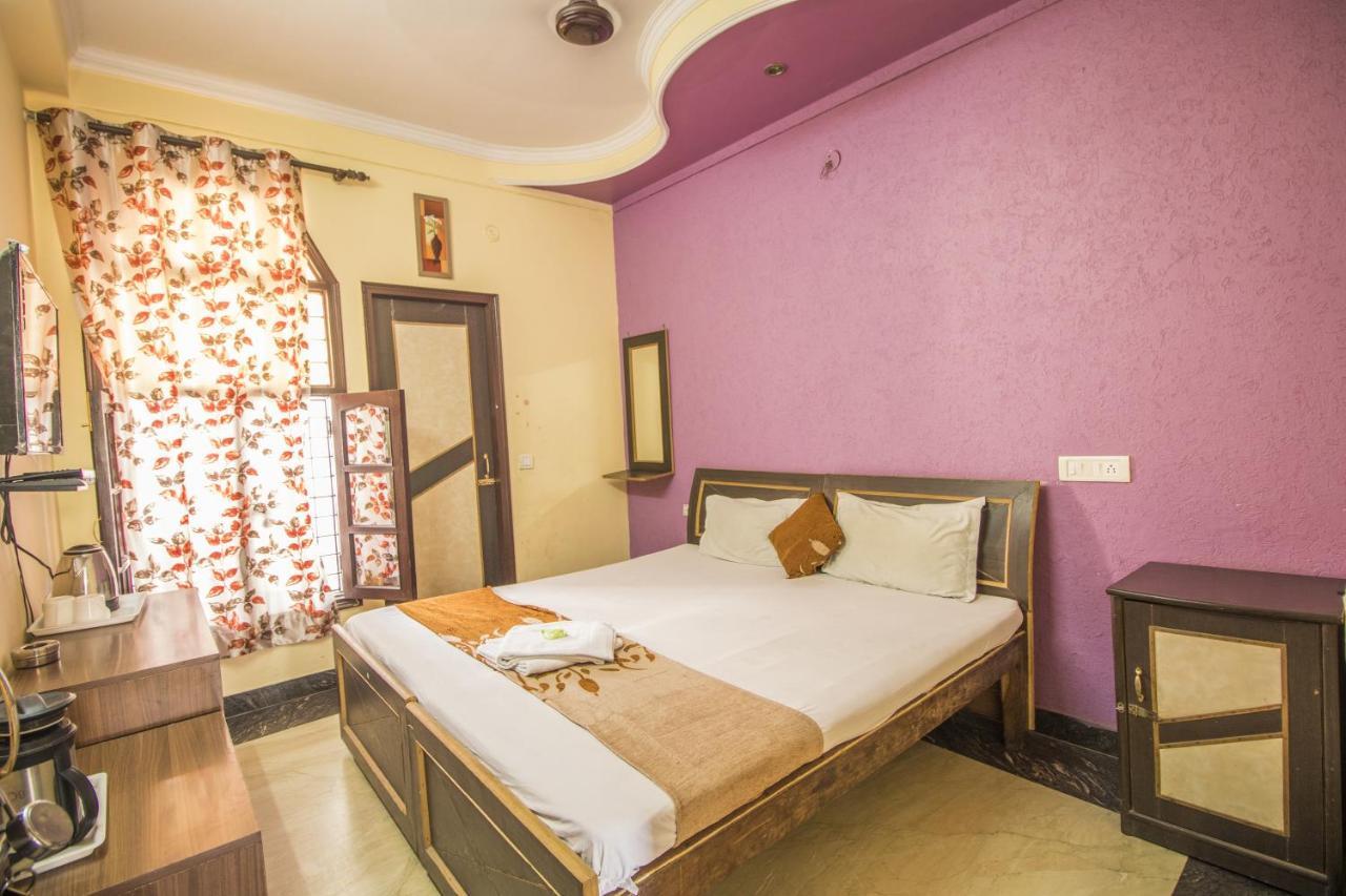 Hotel Bajaj Inn Dehradun Bagian luar foto